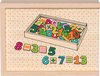 Afbeelding van het spelletje Playtive Houten Magnetisch Leerspel - Cijfers - Kenmerk: gemaakt van echt hout - Aanbevolen leeftijd: vanaf 3 jaar - Met een houten kistje met deksel - Bevordert op speelse wijze motorisch cognitieve vaardigheden