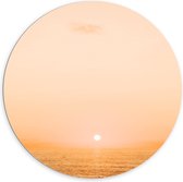 WallClassics - Dibond Muurcirkel - Mistige Zonsondergang boven Zee - 100x100 cm Foto op Aluminium Muurcirkel (met ophangsysteem)