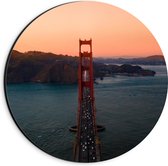 WallClassics - Dibond Muurcirkel - Golden Gate Bridge in Californië - 20x20 cm Foto op Aluminium Muurcirkel (met ophangsysteem)