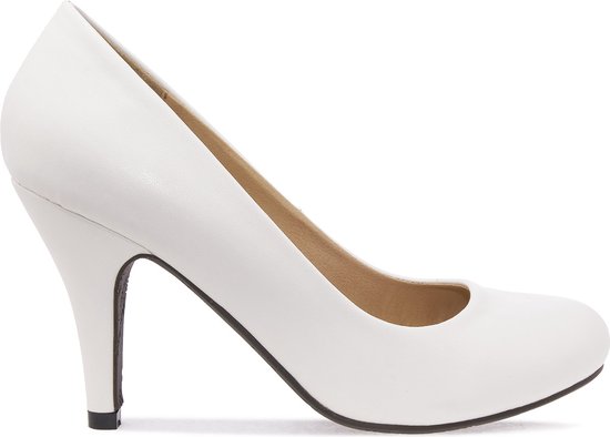 Leuke klassieke pumps in mat wit, grote maten pumps