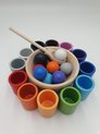 Afbeelding van het spelletje Houten sorteerspel - Kleuren en vormen - 12 bakjes - 12 balletjes