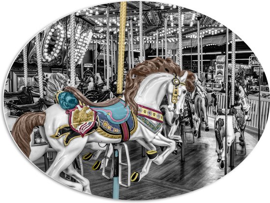 PVC Schuimplaat Ovaal - Sierlijk Paard in Carrousel - 80x60 cm Foto op Ovaal (Met Ophangsysteem)