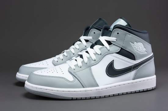Air Jordan 1 Mid Light Smoke Grey Anthracite - 554724-078 - Maat 46 - Grijs  - Schoenen | bol
