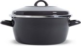 BK Invincible cocotte noire 24cm - La BK Invincible est une casserole polyvalente pour la cuisson et le rôtissage. Les casseroles sont en acier émaillé et sont donc extrêmement solides.