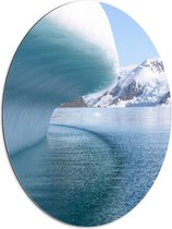 WallClassics - Dibond Ovaal - IJsbergen boven het Water - 60x80 cm Foto op Ovaal (Met Ophangsysteem)