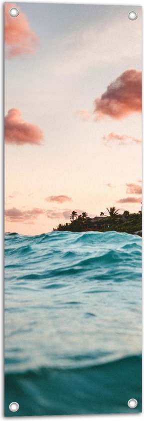 WallClassics - Tuinposter – wolkjes boven Zee op Vakantiebestemming - 30x90 cm Foto op Tuinposter  (wanddecoratie voor buiten en binnen)