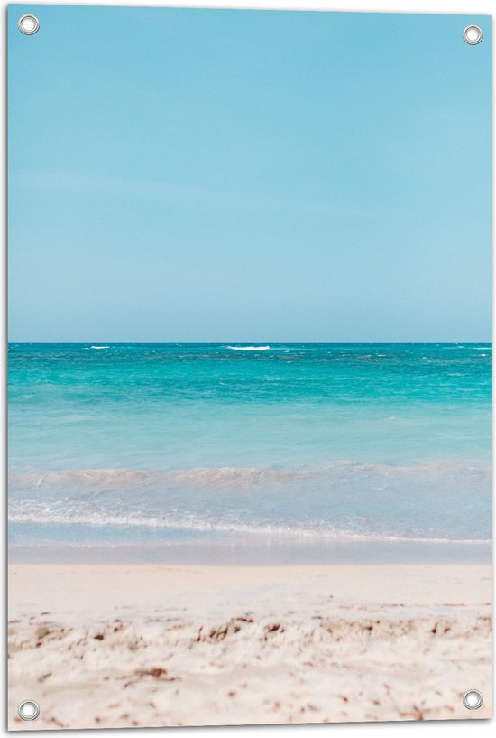 WallClassics - Tuinposter – Felblauwe Zee aan het Witte Strand - 50x75 cm Foto op Tuinposter (wanddecoratie voor buiten en binnen)