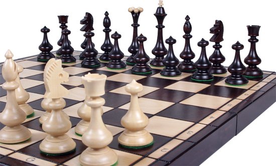 Thumbnail van een extra afbeelding van het spel Chess the Game - Groot houten schaakbord incl. elegante schaakstukken!