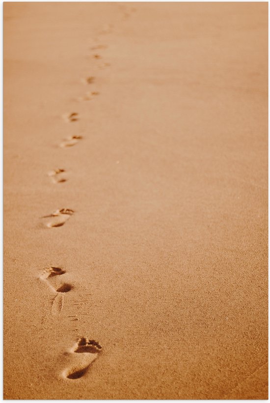 Poster (Mat) - Voetstappen in Zand van Strand - 40x60 cm Foto op Posterpapier met een Matte look
