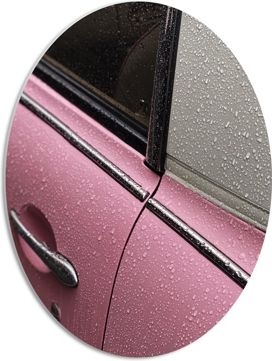 WallClassics - PVC Schuimplaat Ovaal - Close-up van Autodeur van Roze Auto - 42x56 cm Foto op Ovaal (Met Ophangsysteem)