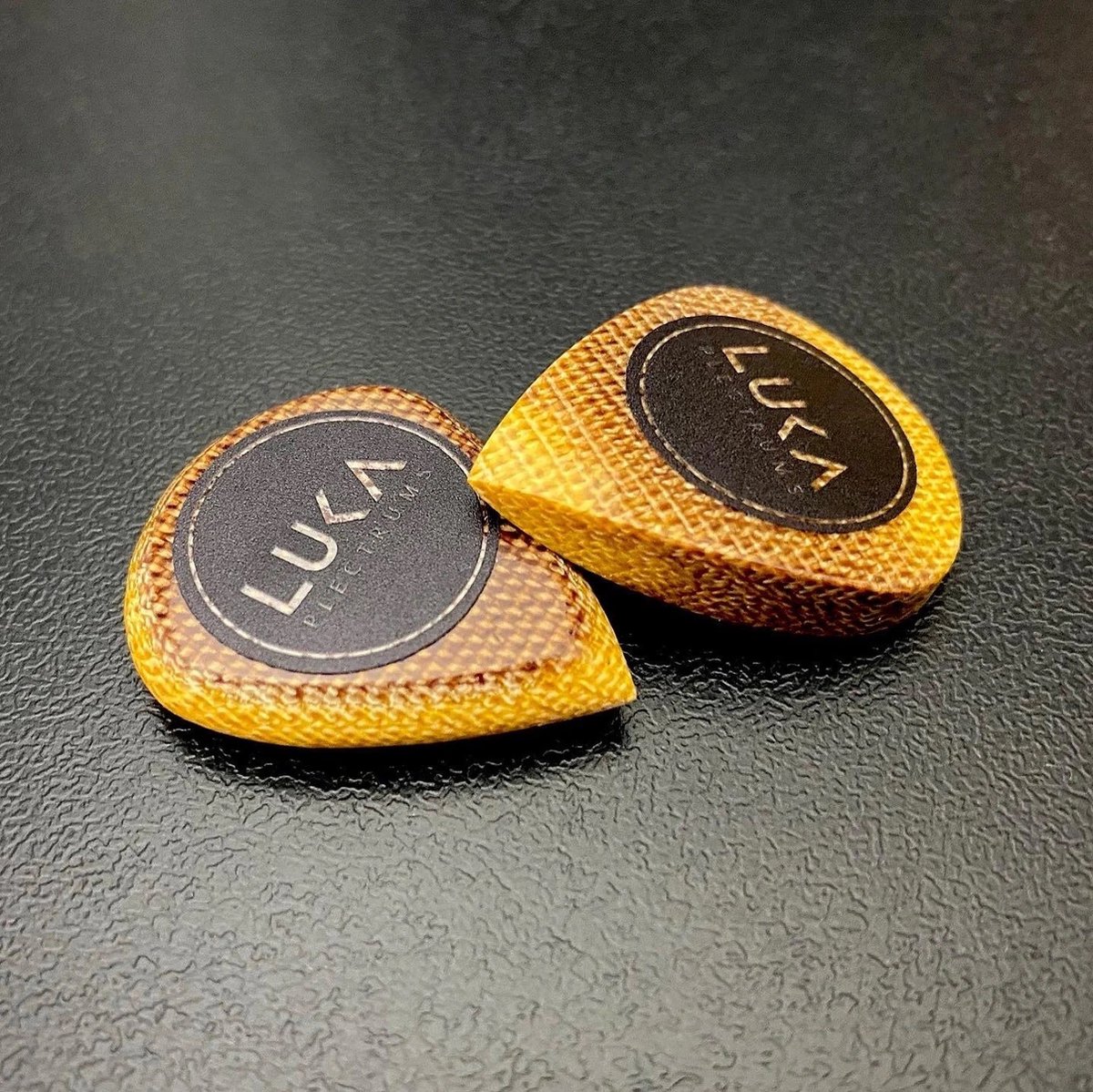 Luka Plectrums Bruin Canvas Micarta plectrum 7.00 mm