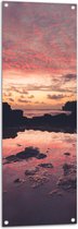 WallClassics - Tuinposter – Klein Meer voor Grote Oceaan tijdens Ondergaande Zon - 40x120 cm Foto op Tuinposter (wanddecoratie voor buiten en binnen)