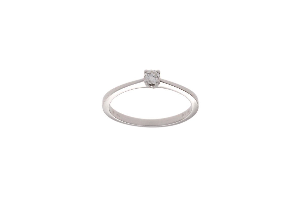 Damesring - Solitair - Diamant 0.15 crt - 18 karaat witgoud - Gewicht 2.2 gram - Maat 57/18 - Uitverkoop van € 1115,= voor € 695,=