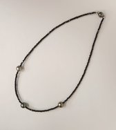 Parels – spinel - collier – zilver – magneetslot - ketting – uitverkoop Juwelier Verlinden St. Hubert – van €429,= voor €349,=
