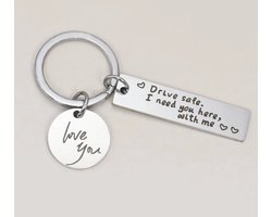 Soraro Sleutelhanger voor Hem en Haar | Zilverkleurig | Drive Safe | Love You | Relatie Geschenk | Relatie Koppel Cadeau | Cadeautje voor vrouw | Valentijn | Romantisch Cadeau | Vaderdag | Vaderdag Cadeau