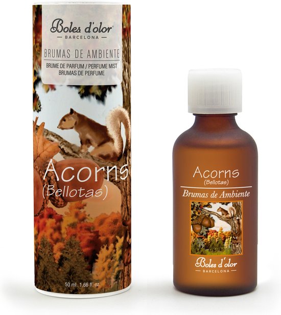 Boles d'olor Acorns (Bellotas) Brumas de Ambiente parfumflesje van bruin glas met witte dop. Cilindrische verpakking met illustratie van eekhoorn en herfstbladeren.