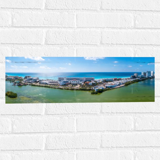 Foto: Muursticker lange boulevard van laguna del condado in san juan puerto rico 60x20 cm foto op muursticker