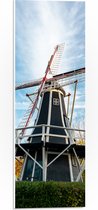 PVC Schuimplaat- Oude Zwarte Houten Windmolen onder Sluierbewolking - 20x60 cm Foto op PVC Schuimplaat