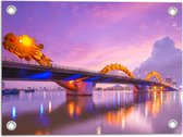 Tuinposter – Paarse Lucht boven Verlichte Dragon brug in Da Nang, Vietnam - 40x30 cm Foto op Tuinposter (wanddecoratie voor buiten en binnen)