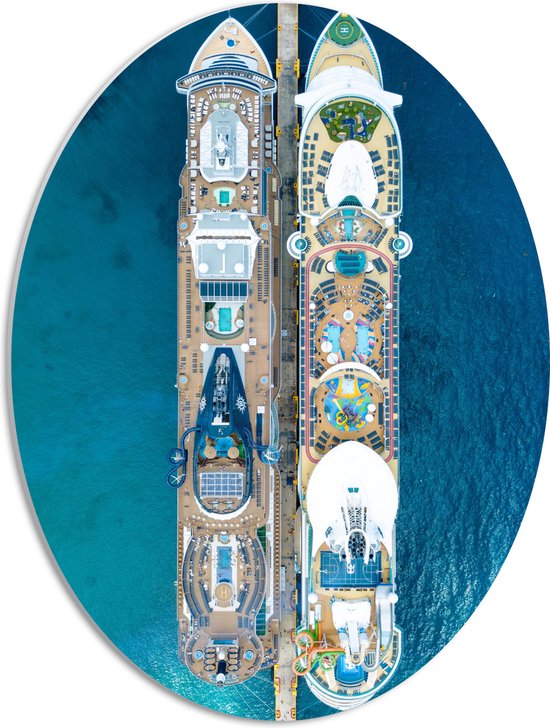 WallClassics - PVC Schuimplaat Ovaal - Grote Cruise Schepen - 42x56 cm Foto op Ovaal (Met Ophangsysteem)