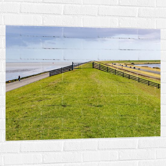 Muursticker - Dijk met Koeien langs de Noordzee in Nederland - 100x75 cm Foto op Muursticker