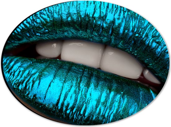 Dibond Ovaal - Close-up van Metallic Blauwe Lippen - 28x21 cm Foto op Ovaal (Met Ophangsysteem)
