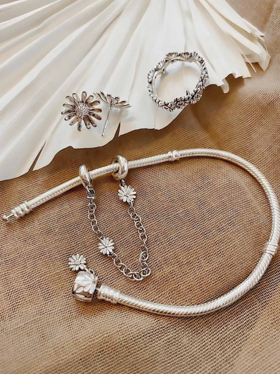 Coffret Marguerites | Avec bracelet, chaîne de sécurité, bague et boucles d' oreilles |... | bol.com