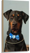 WallClassics - Hout - Hond met Blauwe Strik - 50x100 cm - 9 mm dik - Foto op Hout (Met Ophangsysteem)