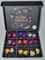 Hartjes Box met Chocolade Hartjes & Mystery Card 'Hartelijk Gefeliciteerd' met persoonlijke (video) boodschap | Valentijnsdag | Moederdag | Vaderdag | Verjaardag | Chocoladecadeau | liefdevol cadeau