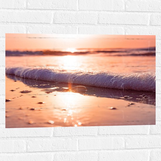 Muursticker - Golven van een Zandstrand - 75x50 cm Foto op Muursticker