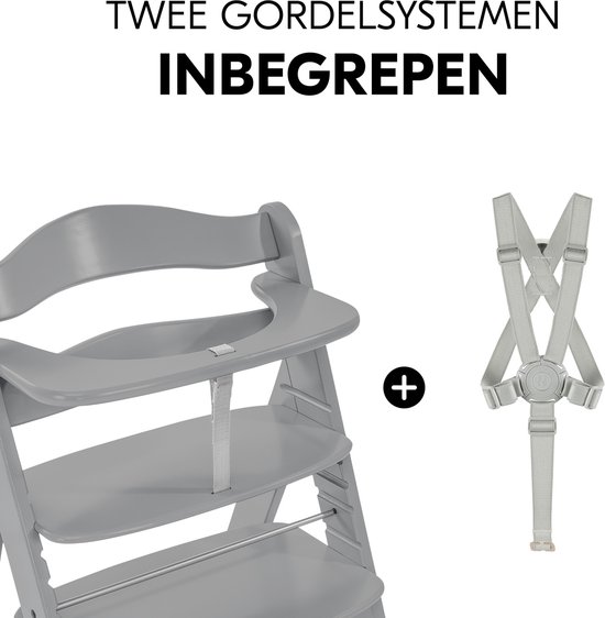 Grijze kinderstoel met een bandensysteem en een extra harnas.
