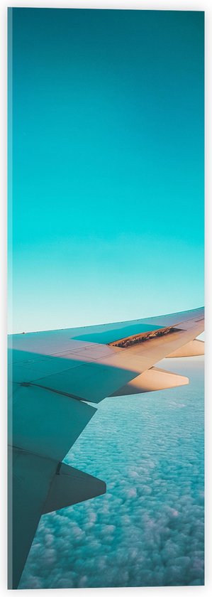 WallClassics - Acrylglas - Vleugel van Vliegtuig boven Schapenwolkes bij Stralend Blauwe Lucht - 20x60 cm Foto op Acrylglas (Met Ophangsysteem)