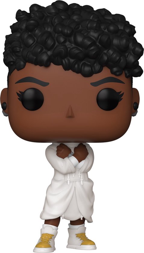 Shuri Funko Pop! figuur in witte outfit, handen gekruist voor de borst, met gele schoenen.