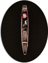 WallClassics - PVC Schuimplaat Ovaal - Bovenaanzicht van Visser in Smal Houten Vissersbootje op Donker Water - 51x68 cm Foto op Ovaal (Met Ophangsysteem)