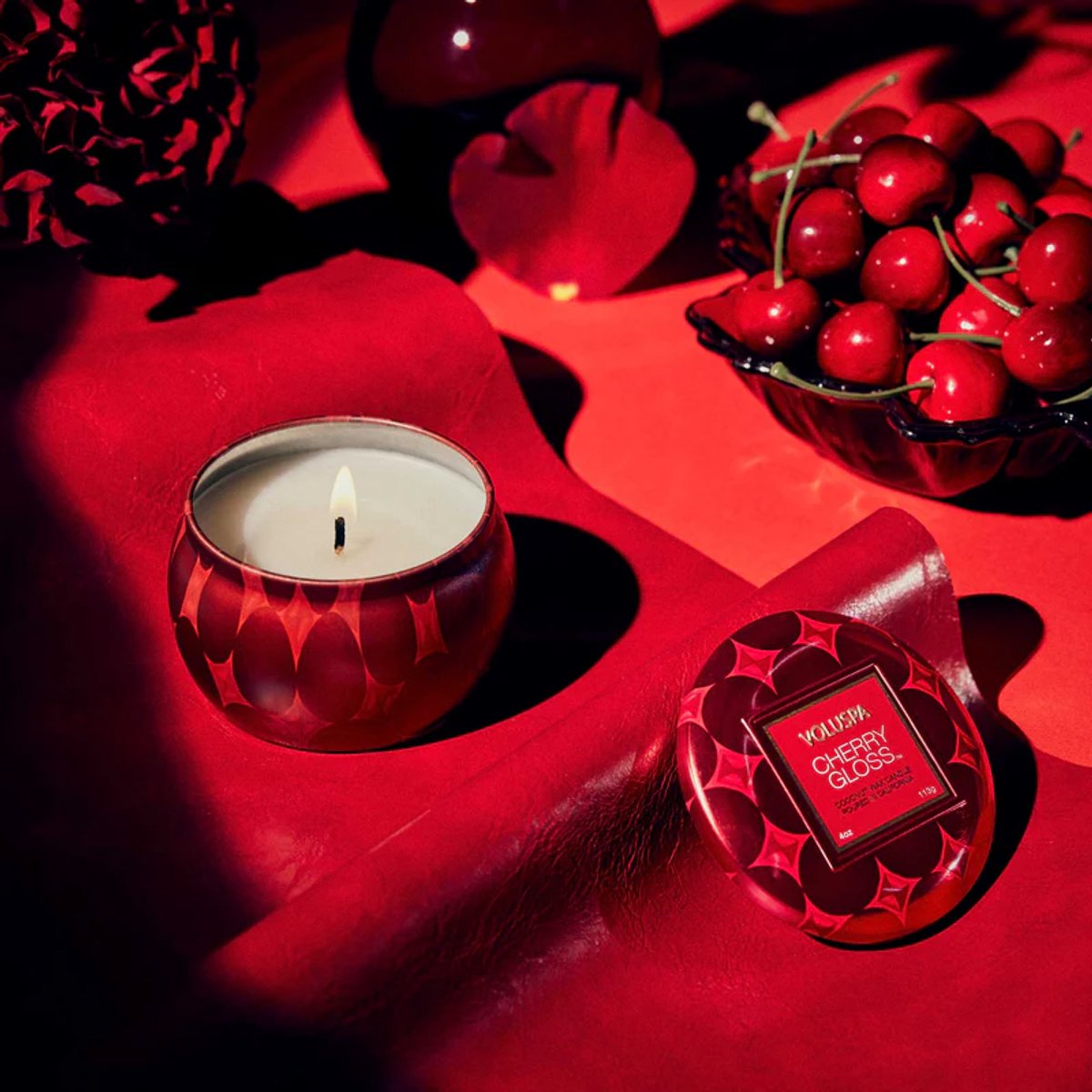 Voluspa Cherry Gloss Mini Tin Candle Rood