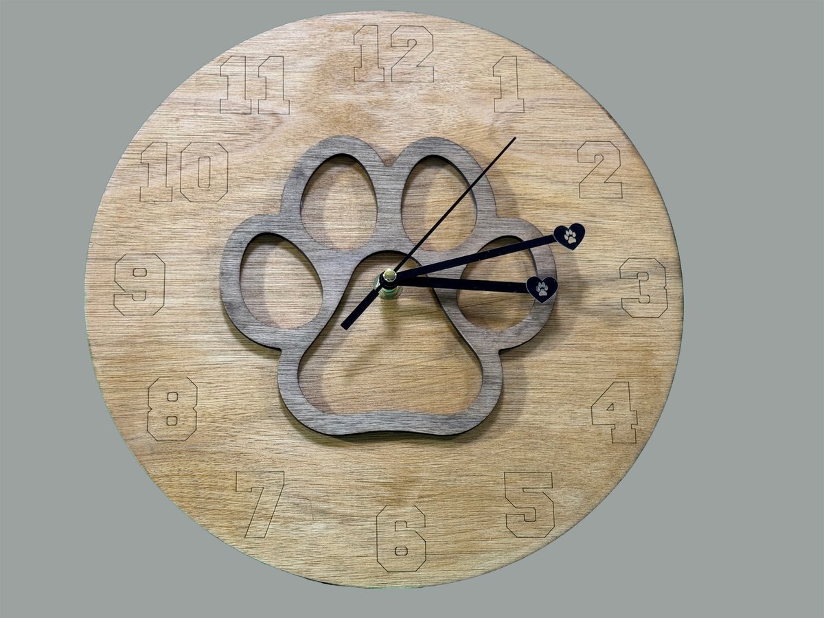 Houten klok dog paw