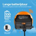 Zwarte Onntrack Portable Pro+ GPS tracker met USB-C kabel. Standby tot 100 dagen. Opladen in 4 uur.