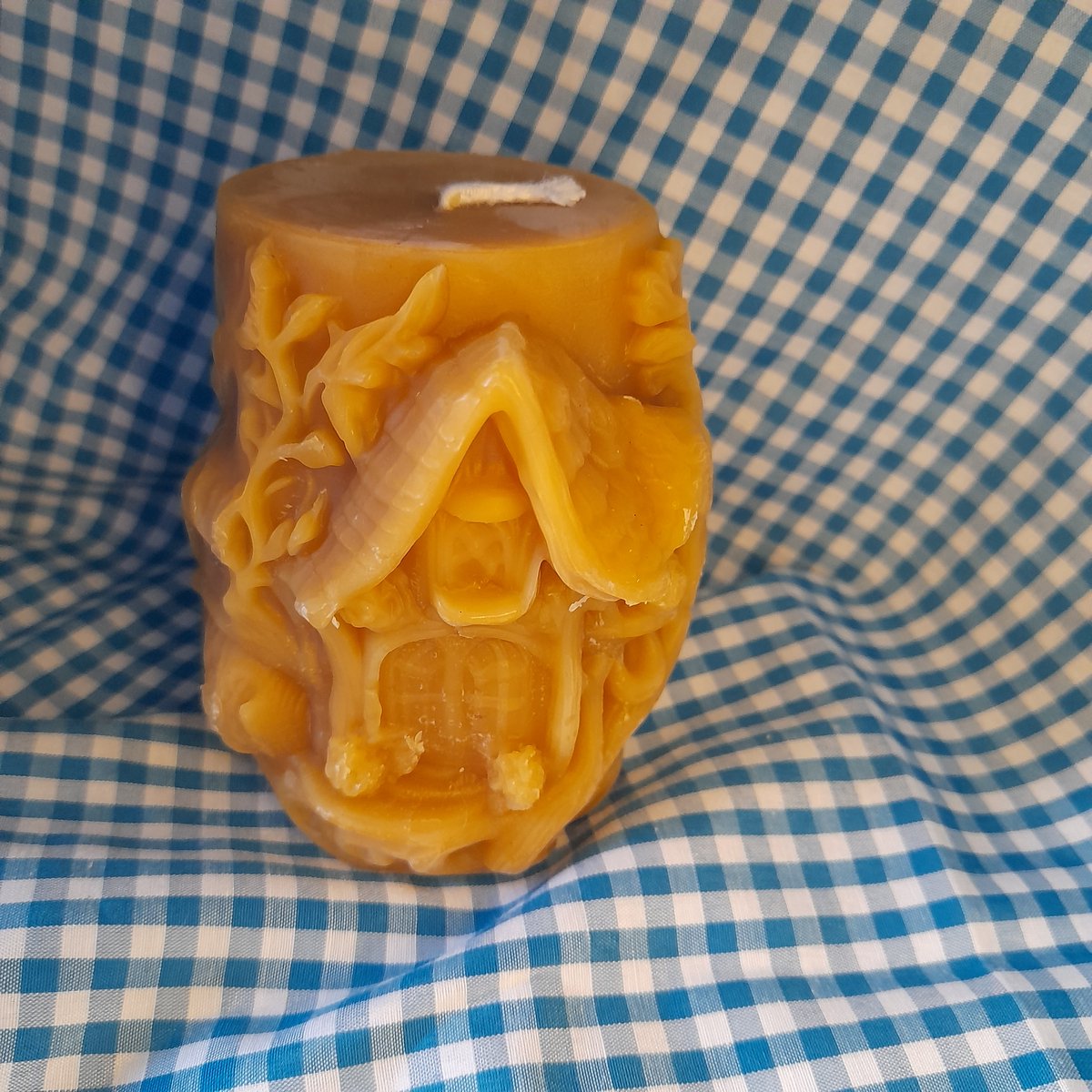 Bijenwas kaars, elfenhuisje met boomstam