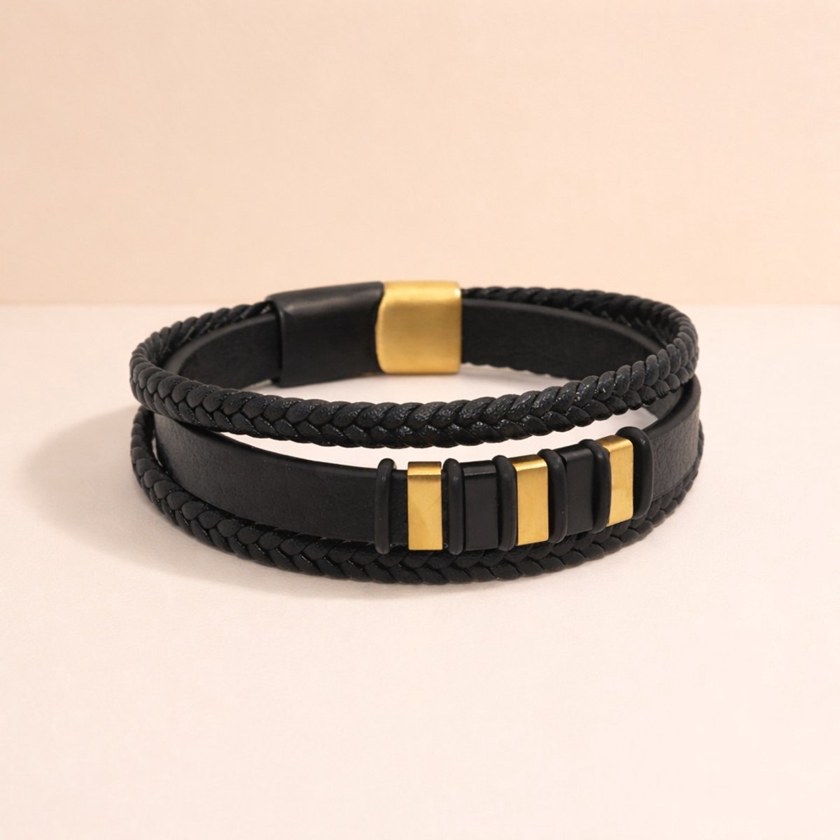 Assieraad - Asarmband met vulsetje - Mini urn - Lederen armband - Leer - Zwarte band met twee gevlochten banden - Gouden details - Maat Small - 19 centimeter