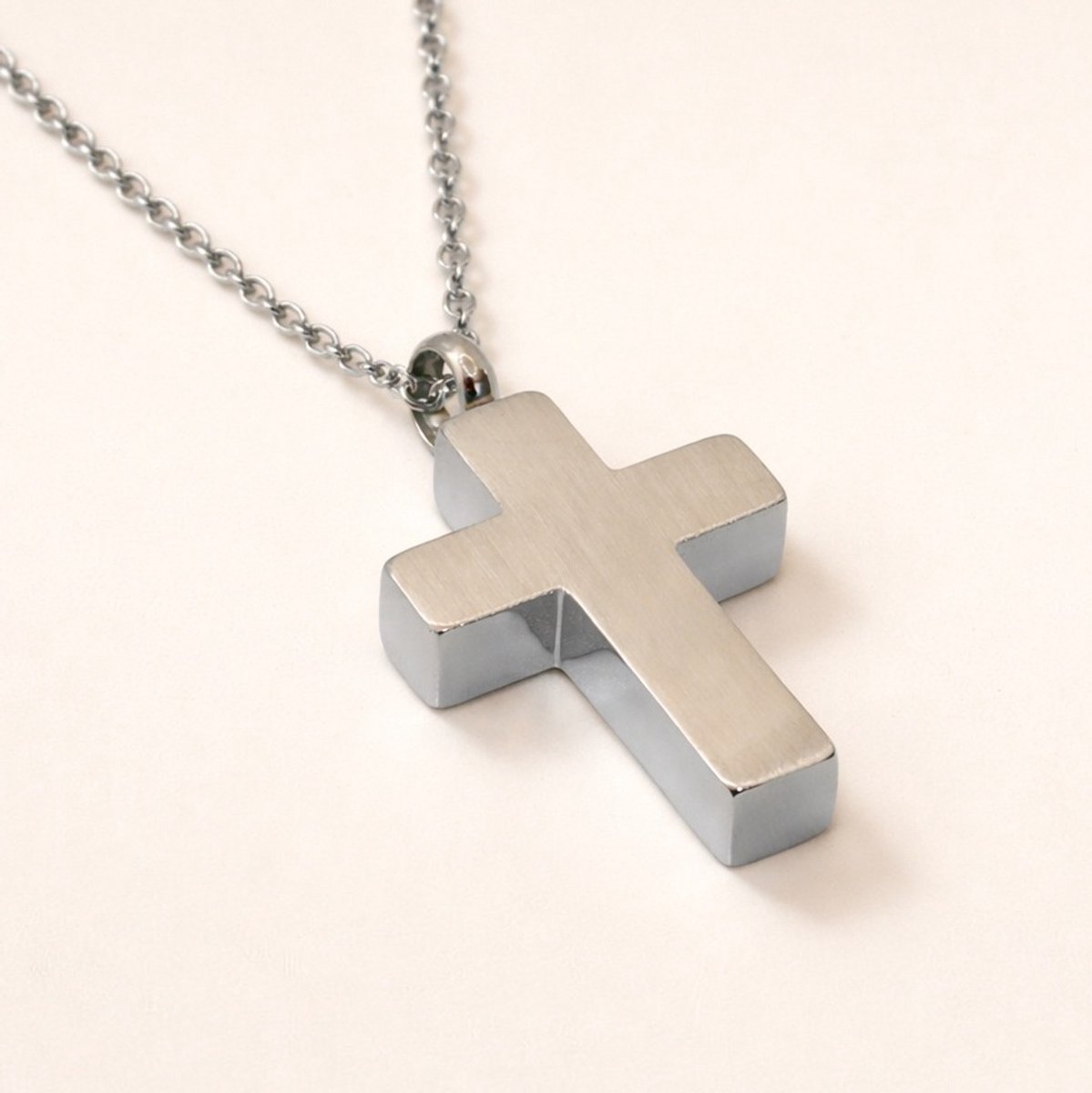 Assieraad - Ashanger met ketting en vulsetje - Mini urn - Kruisje - Zilverkleurig