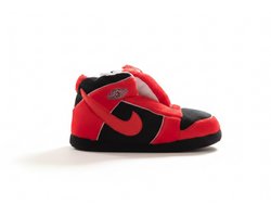 Grappige pantoffels | Sneaker sloffen Rood / Zwart | Air Jordan 1 Retro High OG | Binnenschoenen voor Dames en Heren | Cadeau voor tieners en jongeren | Sloffen maat 36 t/m 46 | Sloffen en Pantoffels maat 36, 37, 38, 39, 40, 41, 42, 43, 44, 45, 46