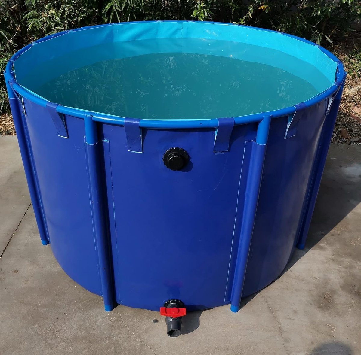 Opvouwbare PVC Visvijver – 1700L Koivijver – Altameubel AquaFold Pro – Zeildoek Zwembad met Frame & Kraan – 150x150x100 cm – Duurzame Koi Quarantainetank – Mobiele Vijver voor Koi, Vissen & Irrigatie – Blauw