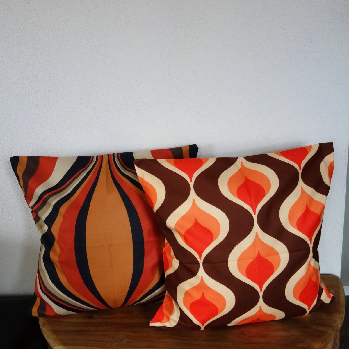 De Kussenkraam Kussenhoezen - Retro Groovy kussenhoes set van 2 - 45 x 45 cm - Exclusief binnenkussen bruin rood multi
