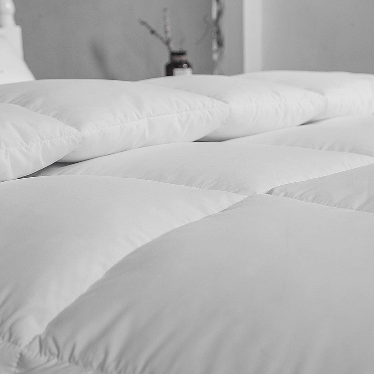 Candala Winter Dekbed, 135 x 200 cm, 450 g/m², wollige 0,9D microvezelvulling, extra zacht en ademend, winterdeken, allergievriendelijk (Oeko-Tex) met hoekbanden, machinewasbaar, wit