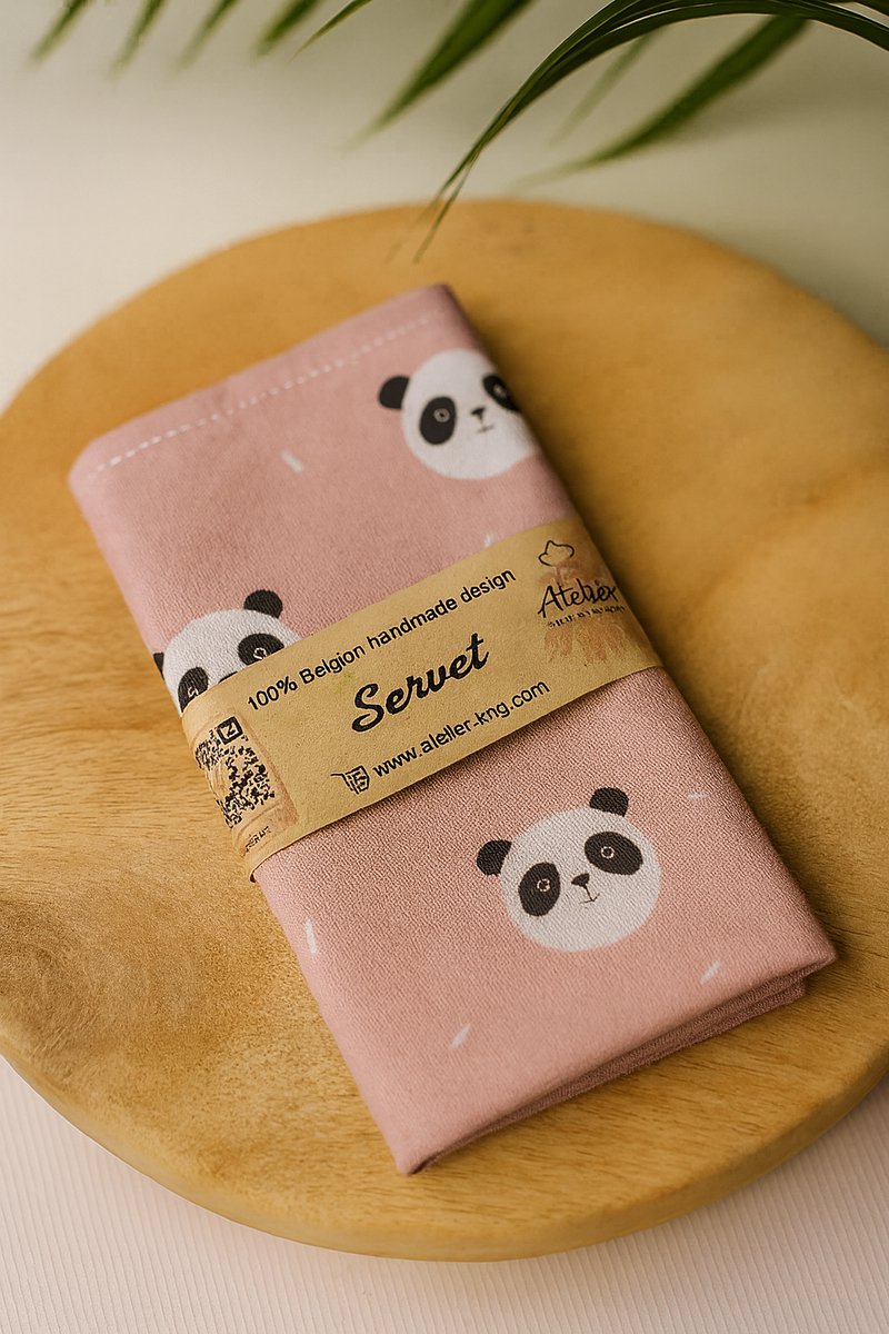 Kinder servet – Stoffen servet 36×36 cm – Roze panda print – Herbruikbaar – Handgemaakt – Atelier KVG