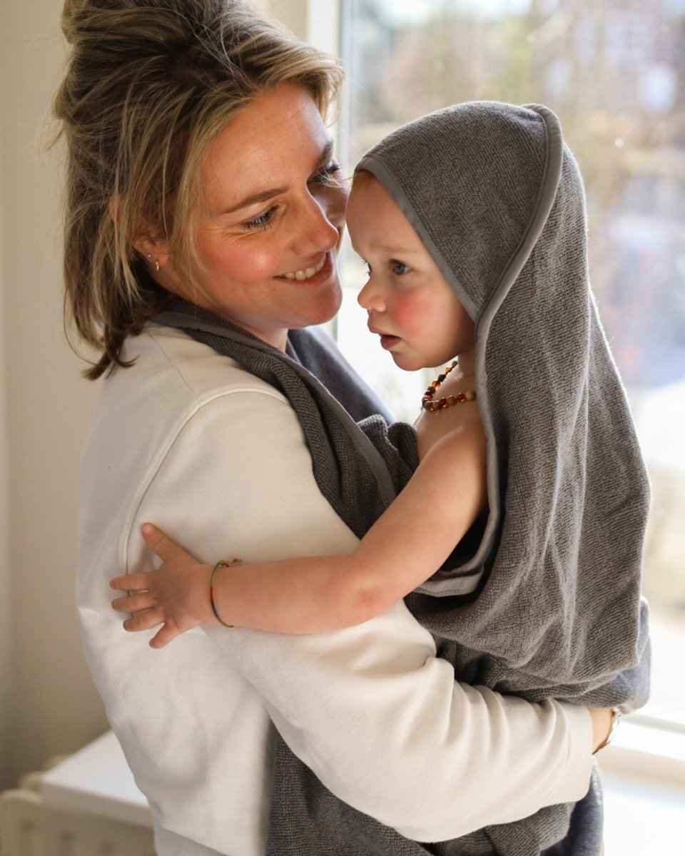 Bobbé Badcape | Donkergrijs | Zachte & Duurzame Baby & Kind Badcape | Uniek Kraamcadeau | Extra Groot 120×100 cm