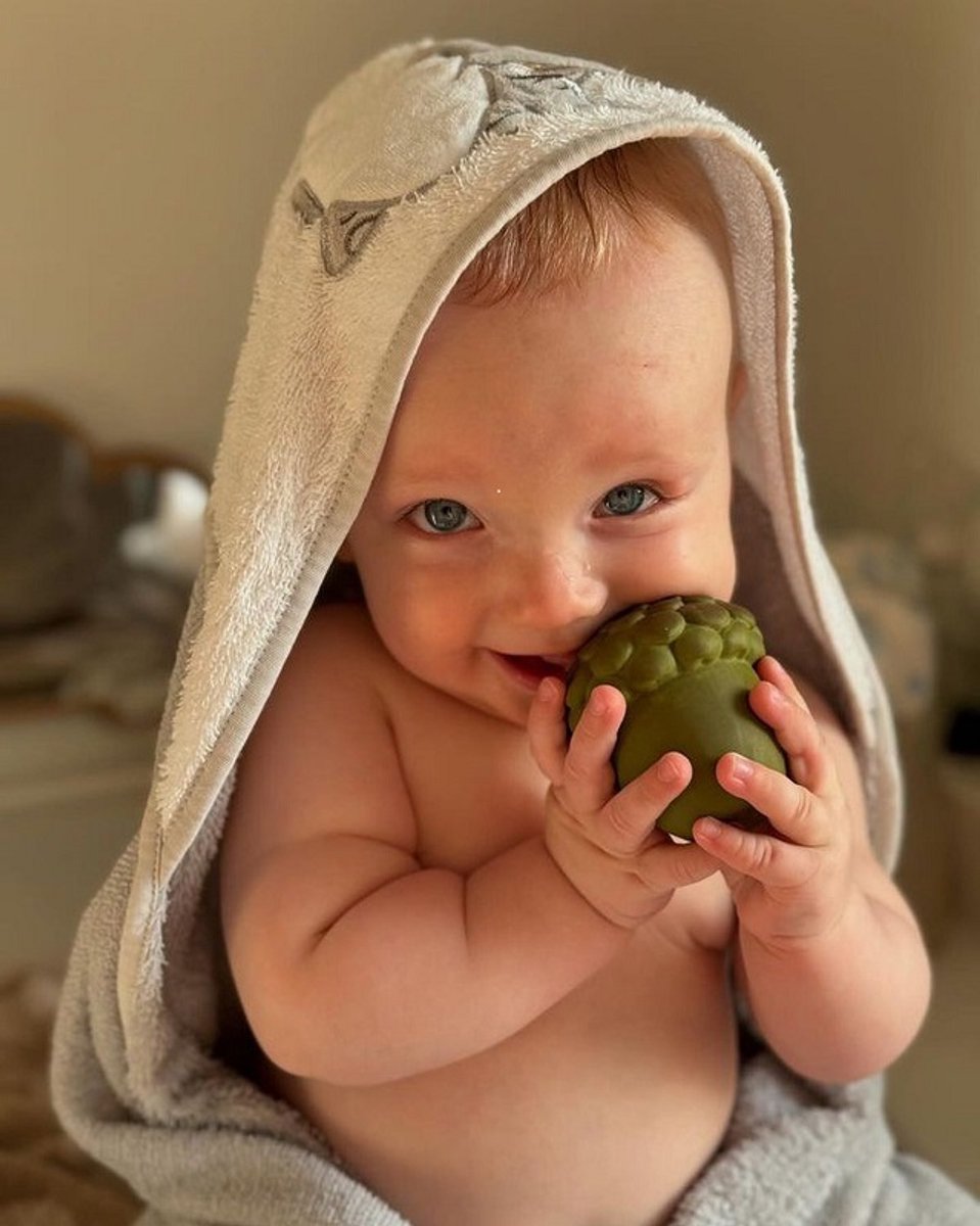 By Lille Vilde sensory toy - natuurlijk rubber - blackberry