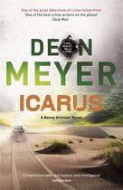 Boekomslag 'Icarus' van Deon Meyer. Een woestijnlandschap met duinen en een politieauto. De titel 'Icarus' en 'Dean Meyer' staan groot op de kaft.