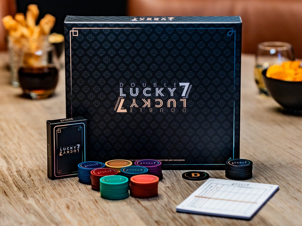 Double Lucky 7 - Kaartspel voor volwassenen en families - 2024 Editie - Verrassend snel gezelschapsspel in luxe casino stijl - Familiespel voor 2 tot 7 spelers – Vanaf 14 jaar - 40 min