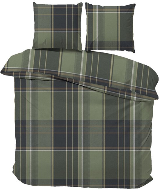 Groen flanellen dekbedovertrek en kussenslopen met een plaidpatroon in groen, zwart, geel en wit.